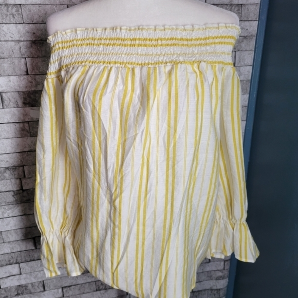 AndTheWhy Size Large Yellow striped off the shoulder blouse